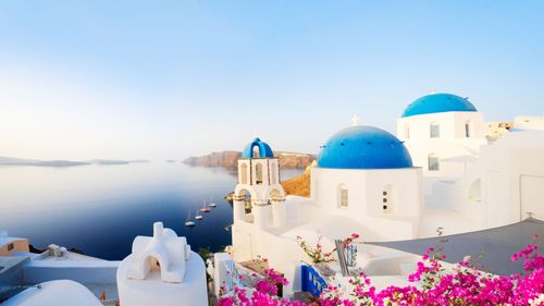 White Walls, Blue Dreams: Experiencing Santorini